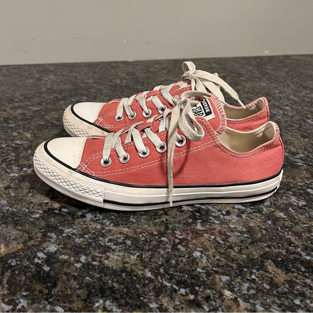 Converse Low Top Sneakers Pink Salmon Womens 7 Men’s 5 Shoes